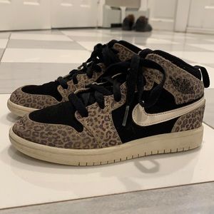 Kids Nike Air Jordan 1 Mid SE Leopard Size 13